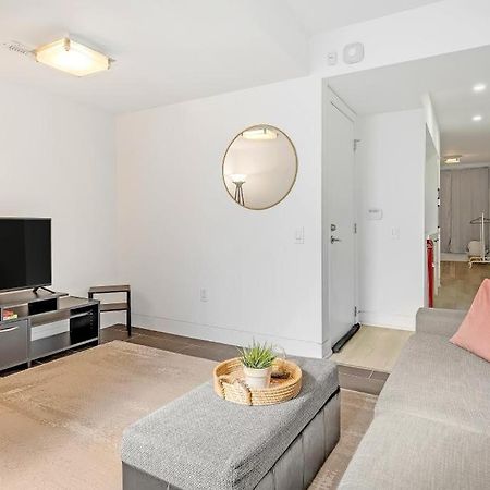 Suite In The Heart Of Downtown Toronto Exterior photo